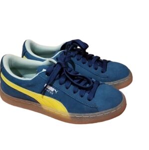 Kids puma sneakers